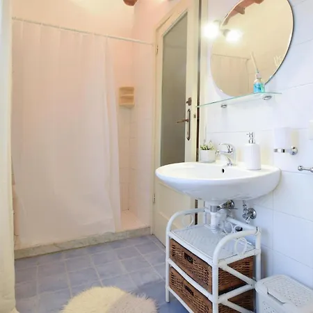 1 Bedroom Awesome In شقة لوكا